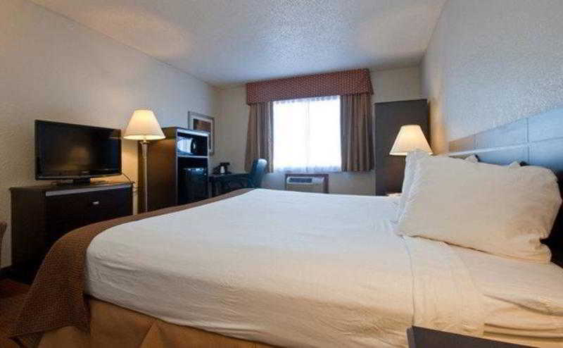 Best Western Mount Pleasant Inn Room photo